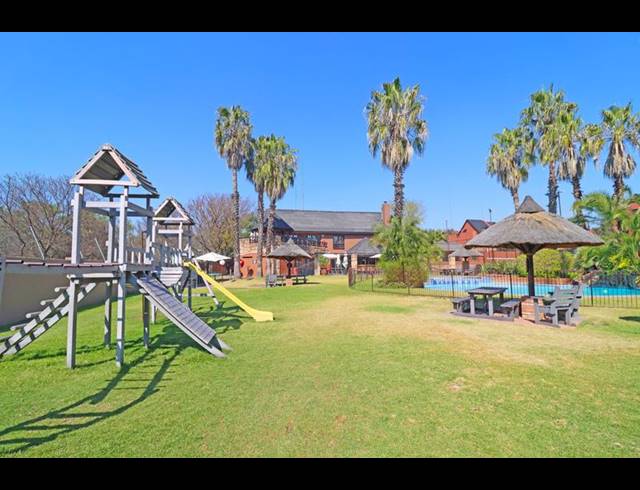 2 BEDROOM TOWNHOUSE FOR SALE IN MAGALIESSIG